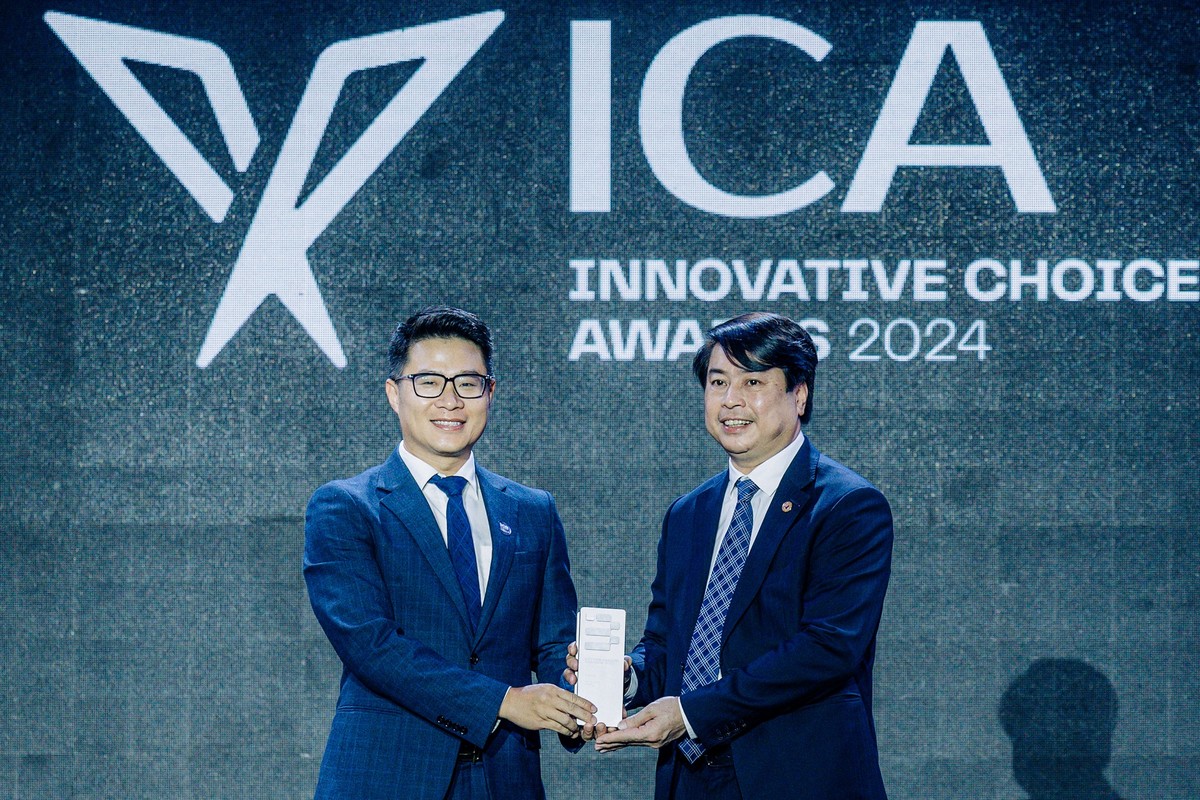 Đại diện Lãnh đạo HDBank nhận giải thưởng “Ngân hàng Xanh của năm” tại Better Choice Awards 2024 Đại diện Lãnh đạo HDBank nhận giải thưởng “Ngân hàng Xanh của năm” tại Better Choice Awards 2024