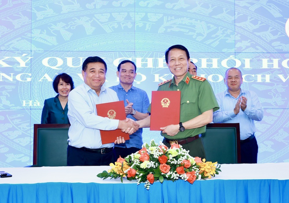 Hai cơ quan sẽ cùng nhau thực hiện ngày càng tốt hơn các nhiệm vụ, trọng trách được giao, xứng đáng với sự tin tưởng, kỳ vọng của Đảng, Nhà nước trên con đường hướng tới “kỷ nguyên vươn mình của dân tộc”, xây dựng đất nước phồn vinh, hạnh phúc. Ảnh: Chí Cường Hai cơ quan sẽ cùng nhau thực hiện ngày càng tốt hơn các nhiệm vụ, trọng trách được giao, xứng đáng với sự tin tưởng, kỳ vọng của Đảng, Nhà nước trên con đường hướng tới “kỷ nguyên vươn mình của dân tộc”, xây dựng đất nước phồn vinh, hạnh phúc. Ảnh: Chí Cường