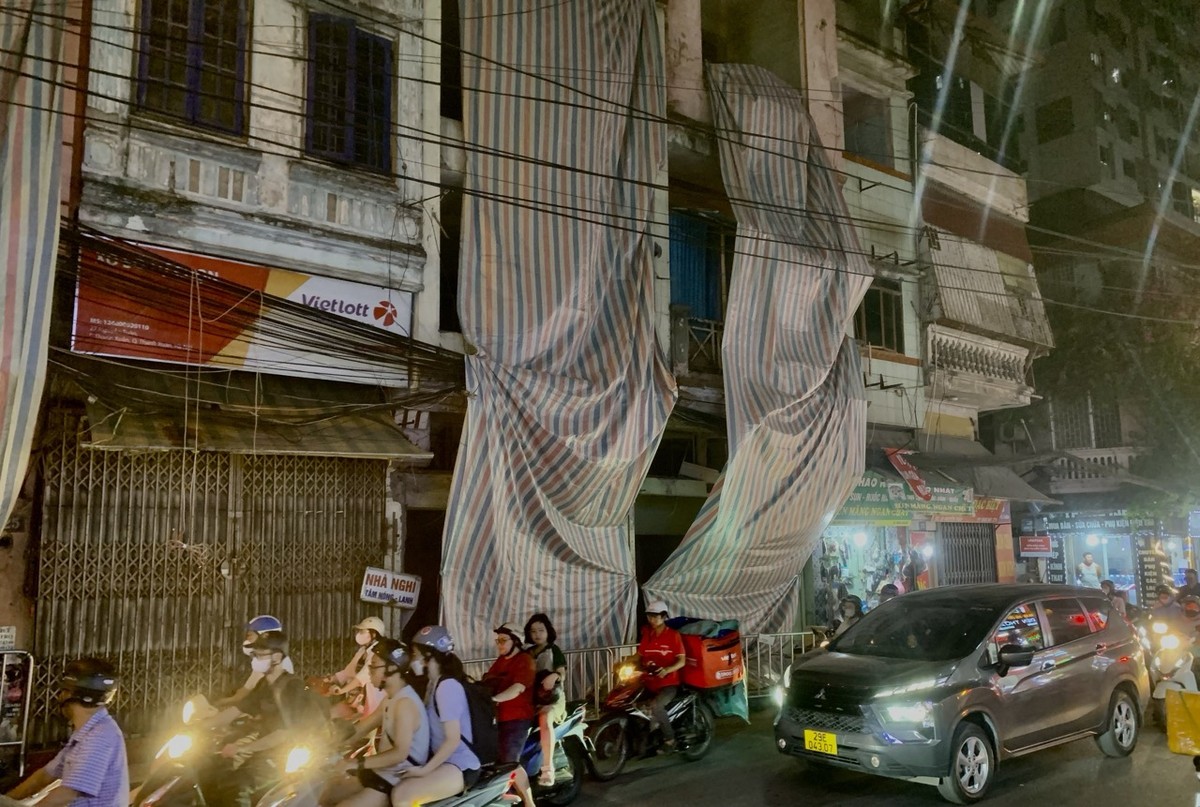 Hiện các hộ dân đều đã đồng ý bàn giao mặt bằng. Dự kiến vào cuối năm nay, dự án cải tạo, mở rộng đường Nguyễn Tuân sẽ được khởi công. Ảnh: Thanh Vũ Hiện các hộ dân đều đã đồng ý bàn giao mặt bằng. Dự kiến vào cuối năm nay, dự án cải tạo, mở rộng đường Nguyễn Tuân sẽ được khởi công. Ảnh: Thanh Vũ