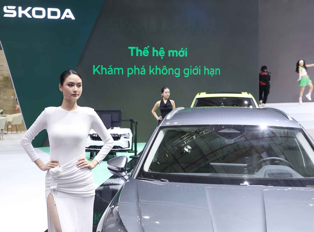 Skoda mang đến những sản phẩm phiên bản cao cấp Octavia vRS, Enyaq Coupe vRS, Superb L&K, Kodiaq thế hệ mới – sản phẩm sẽ được ra mắt trong thời gian tới cùng với Kushaq - mẫu xe Skoda đầu tiên được lắp ráp tại Việt Nam. Skoda mang đến những sản phẩm phiên bản cao cấp Octavia vRS, Enyaq Coupe vRS, Superb L&K, Kodiaq thế hệ mới – sản phẩm sẽ được ra mắt trong thời gian tới cùng với Kushaq - mẫu xe Skoda đầu tiên được lắp ráp tại Việt Nam.
