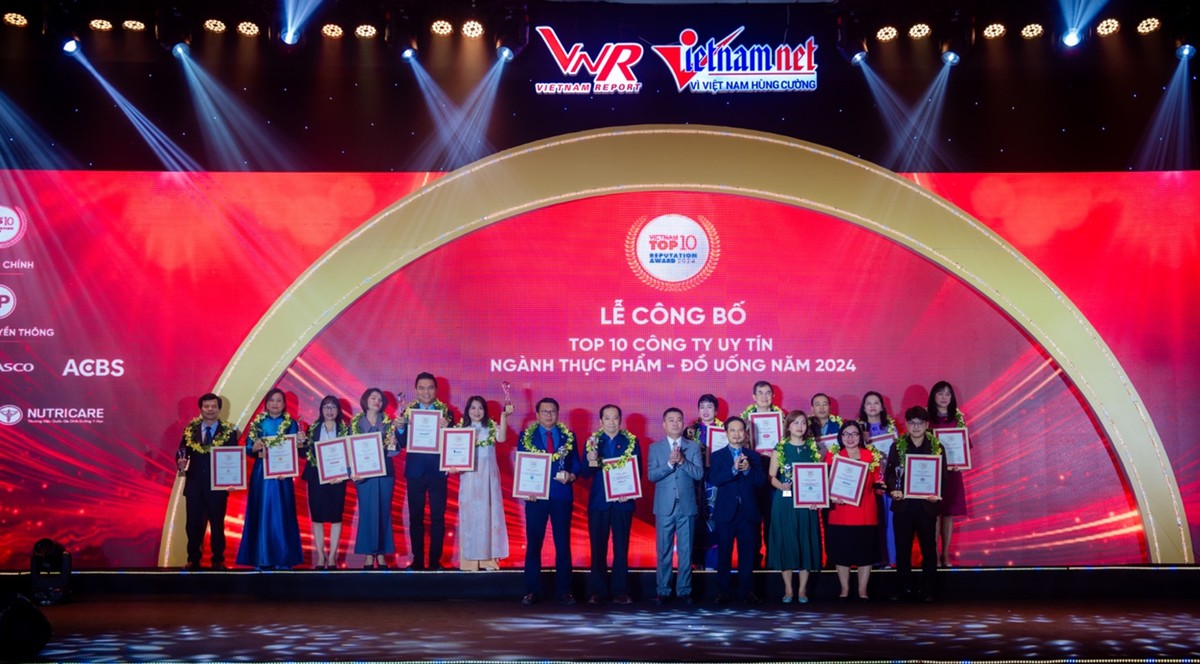 Lễ công bố Top 10 công ty uy tín ngành thực phẩm – đồ uống năm 2024. Lễ công bố Top 10 công ty uy tín ngành thực phẩm – đồ uống năm 2024.