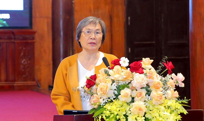 PGS.TS Nguyễn Hồng Thục công bố Đề án nghiên cứu “Lượng giá giá trị kinh tế Quần thể danh thắng Tràng An” tại hội nghị. Ảnh: Minh Đường. PGS.TS Nguyễn Hồng Thục công bố Đề án nghiên cứu “Lượng giá giá trị kinh tế Quần thể danh thắng Tràng An” tại hội nghị. Ảnh: Minh Đường.