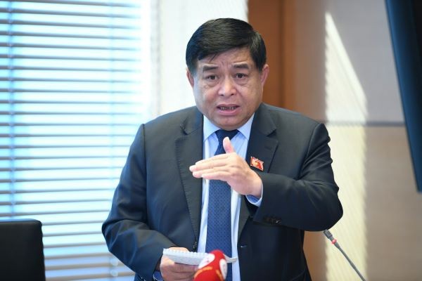 Bộ trưởng Bộ Kế hoạch và Đầu tư Nguyễn Chí Dũng phát biểu tại thảo luận tổ hôm nay (30/10). Ảnh: Như Ý