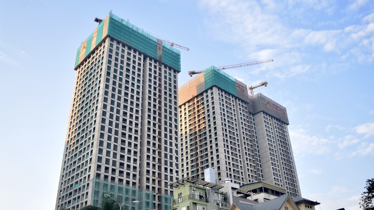 Tiến độ thi công dự án Grand Sunlake còn kéo dài hơn cả tuyến đường sắt Cát Linh - Hà Đông. Ảnh: Thanh Vũ Tiến độ thi công dự án Grand Sunlake còn kéo dài hơn cả tuyến đường sắt Cát Linh - Hà Đông. Ảnh: Thanh Vũ