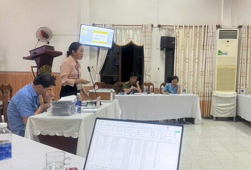 Công ty cổ phần MT Quảng Đà tại Đà Nẵng trúng đấu giá mỏ cát với giá 370 tỷ đồng tại thị xã Điện Bàn, tỉnh Quảng Nam mới đây gây xôn xao dư luận. Công ty cổ phần MT Quảng Đà tại Đà Nẵng trúng đấu giá mỏ cát với giá 370 tỷ đồng tại thị xã Điện Bàn, tỉnh Quảng Nam mới đây gây xôn xao dư luận.