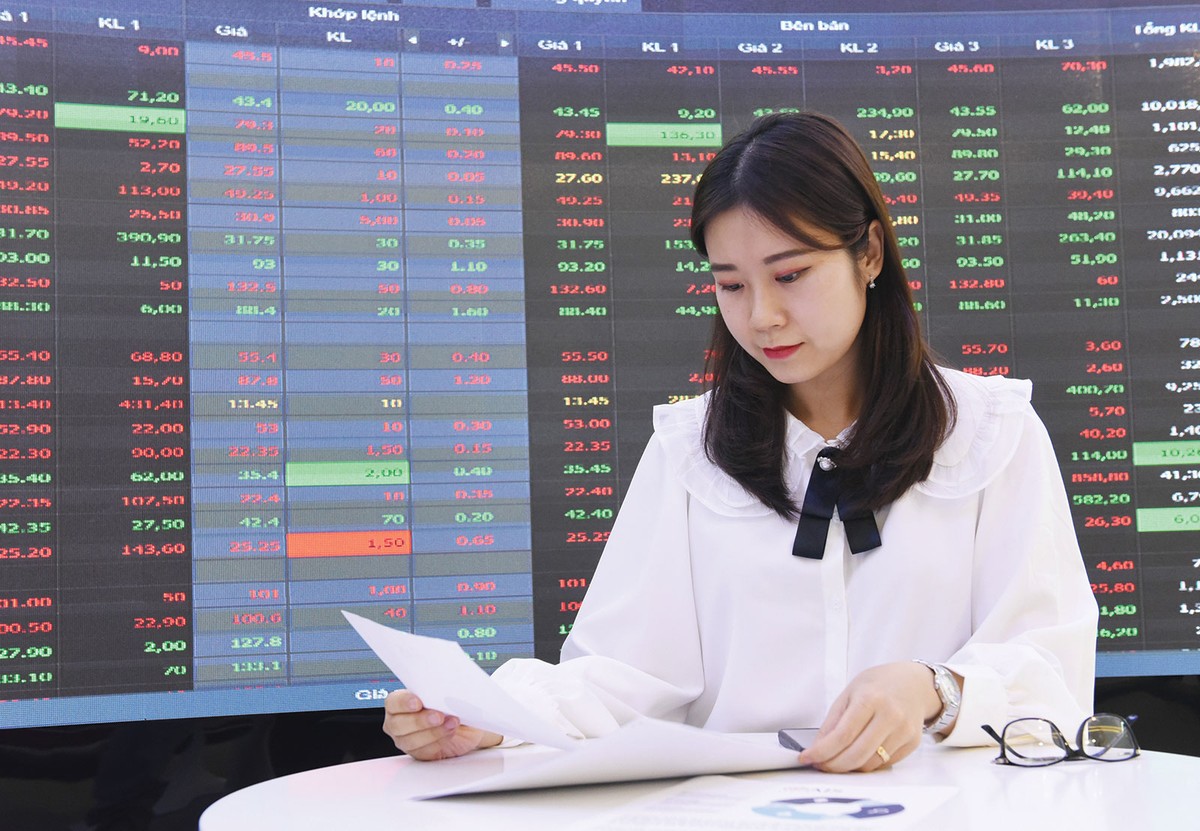 Với các nhà đầu tư chứng khoán, vấn đề quan trọng nhất là tìm hiểu kỹ về doanh nghiệp mình đầu tư Với các nhà đầu tư chứng khoán, vấn đề quan trọng nhất là tìm hiểu kỹ về doanh nghiệp mình đầu tư