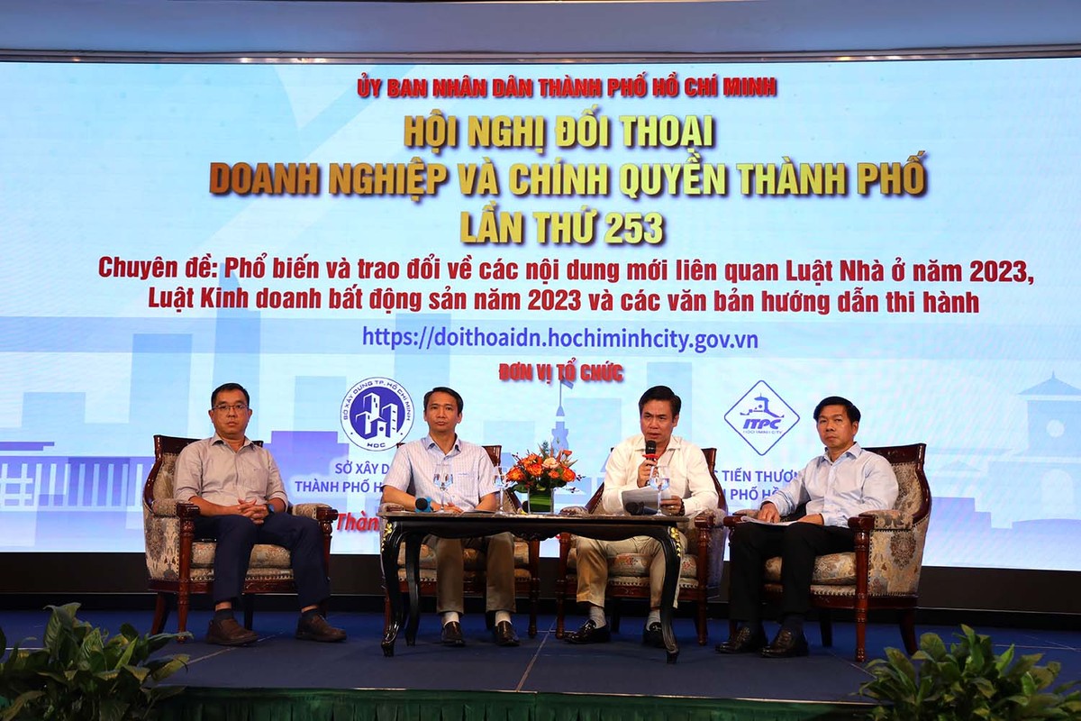 Hội nghị Đối thoại giữa Doanh nghiệp và Chính quyền TP.HCM lần thứ 253 do ITPC và Sở Xây dựng tổ chức. Ảnh: Trọng Tín. Hội nghị Đối thoại giữa Doanh nghiệp và Chính quyền TP.HCM lần thứ 253 do ITPC và Sở Xây dựng tổ chức. Ảnh: Trọng Tín.