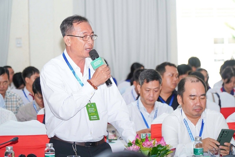 Ông Trần Thanh Hùng, Chủ nhiệm Hội quán Cùng nhau làm du lịch đề xuất ý kiến tại Diễn đàn Ông Trần Thanh Hùng, Chủ nhiệm Hội quán Cùng nhau làm du lịch đề xuất ý kiến tại Diễn đàn