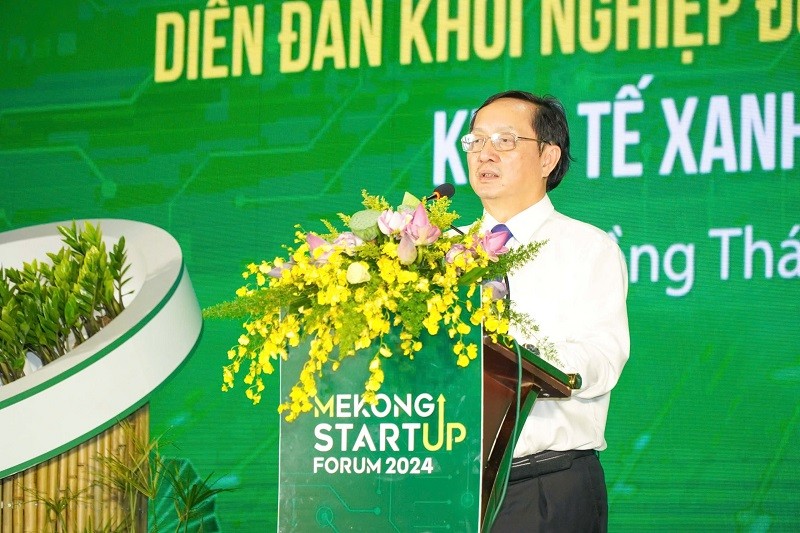 Bộ trưởng Bộ Khoa học và Công nghệ Huỳnh Thành Đạt phát biểu tại Diễn đàn Khởi nghiệp Đồng bằng sông Cửu Long lần 2. Bộ trưởng Bộ Khoa học và Công nghệ Huỳnh Thành Đạt phát biểu tại Diễn đàn Khởi nghiệp Đồng bằng sông Cửu Long lần 2.