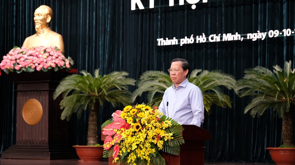 Chủ tịch UBND TP.HCM Phan Văn Mãi cho biết sẽ đấu giá một số tài sản công để thu ngân sách. Ảnh: Trọng Tín Chủ tịch UBND TP.HCM Phan Văn Mãi cho biết sẽ đấu giá một số tài sản công để thu ngân sách. Ảnh: Trọng Tín