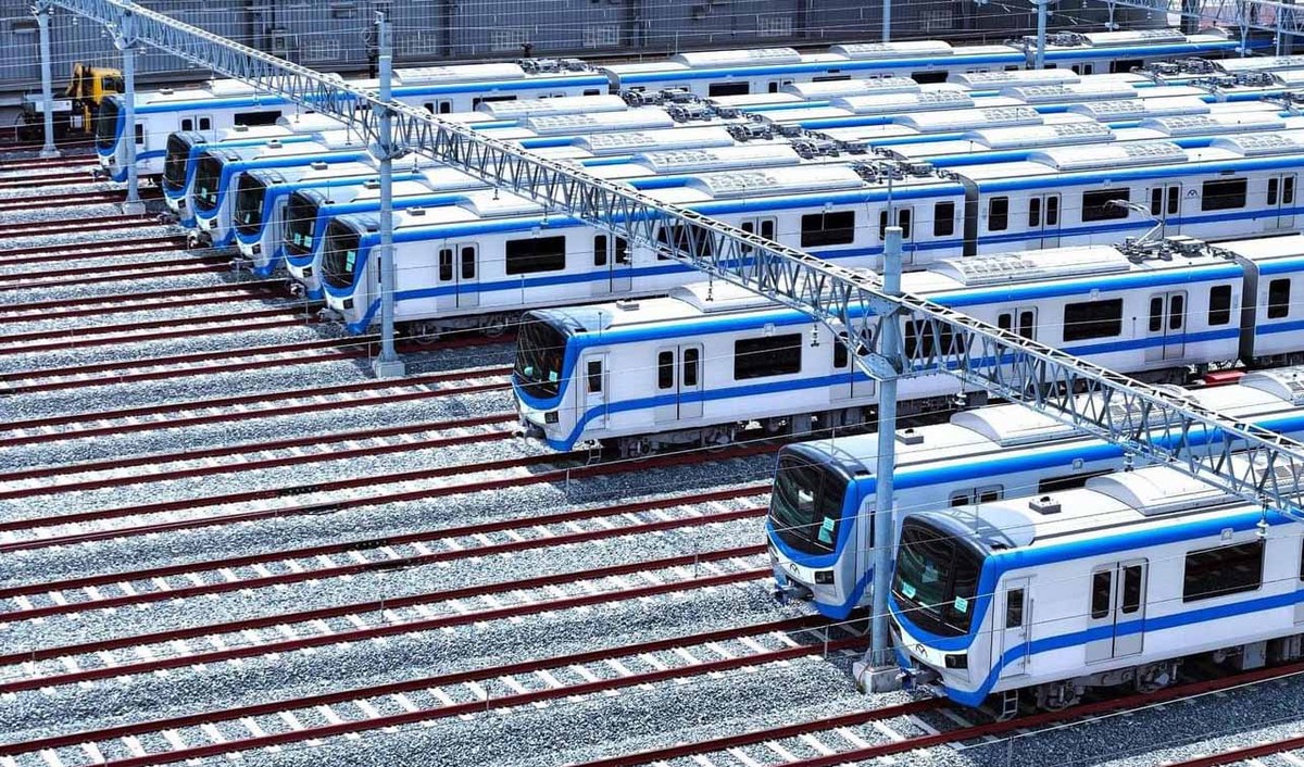 Ngoài ra, vé ngày có giá 40.000 đồng cho không giới hạn lượt đi trong ngày, trong khi vé 3 ngày có giá 90.000 đồng. Vé tháng sẽ có mức giá 300.000 đồng cho người lớn và 150.000 đồng cho học sinh, sinh viên.