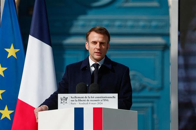 (Tư liệu) Tổng thống Pháp Emmanuel Macron phát biểu tại Paris ngày 8/3/2024. Ảnh: AFP/TTXVN