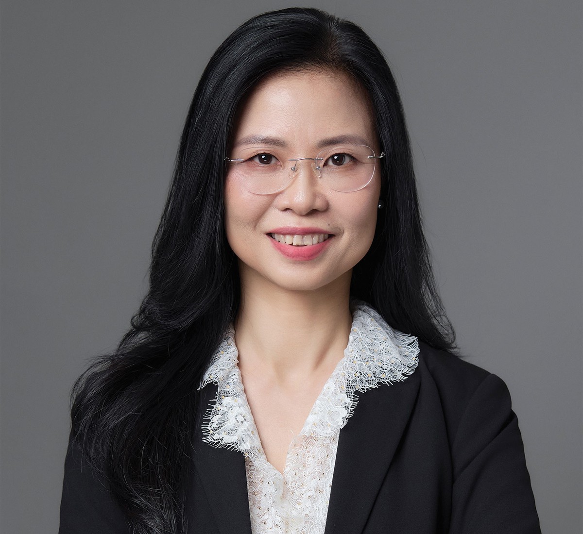 Bà Nguyễn Thúy Hạnh, Tổng giám đốc kiêm Giám đốc Khối Khách hàng doanh nghiệp và Đầu tư, Ngân hàng Standard Chartered Việt Nam