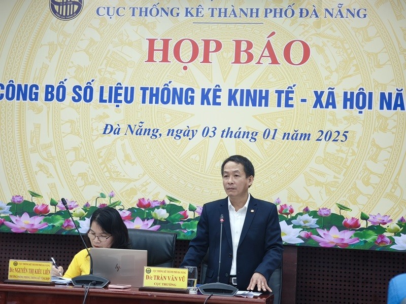 Ông Trần Văn Vũ, Cục trưởng Cục Thống kê TP. Đà Nẵng chia sẻ tại buổi họp báo. Ông Trần Văn Vũ, Cục trưởng Cục Thống kê TP. Đà Nẵng chia sẻ tại buổi họp báo.