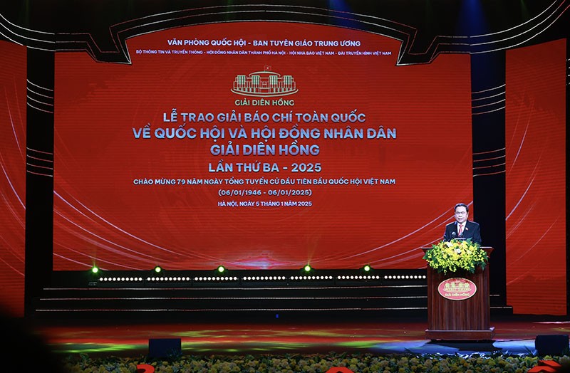 Chủ tịch Quốc hội Trần Thanh Mẫn tin tưởng, các nhà báo sẽ tiếp tục phát huy lòng yêu nghề với tâm sáng, bút sắc, trí bền, đồng hành cùng Quốc hội. Ảnh: Chí Cường Chủ tịch Quốc hội Trần Thanh Mẫn tin tưởng, các nhà báo sẽ tiếp tục phát huy lòng yêu nghề với tâm sáng, bút sắc, trí bền, đồng hành cùng Quốc hội. Ảnh: Chí Cường