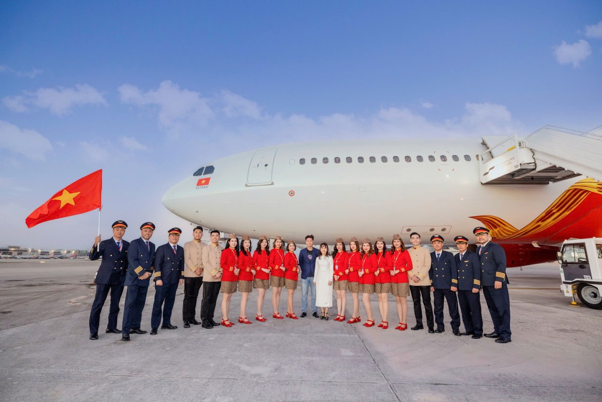 Tàu bay và phi hành đoàn Vietjet tại sân bay Miami (Florida, Mỹ) Tàu bay và phi hành đoàn Vietjet tại sân bay Miami (Florida, Mỹ)