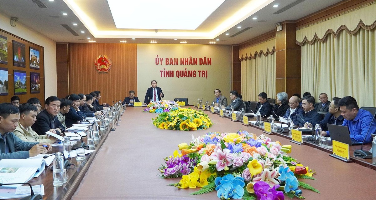 Quyền Chủ tịch UBND tỉnh Quảng Trị Hà Sỹ Đồng phát biểu chỉ đạo tại cuộc họp Quyền Chủ tịch UBND tỉnh Quảng Trị Hà Sỹ Đồng phát biểu chỉ đạo tại cuộc họp