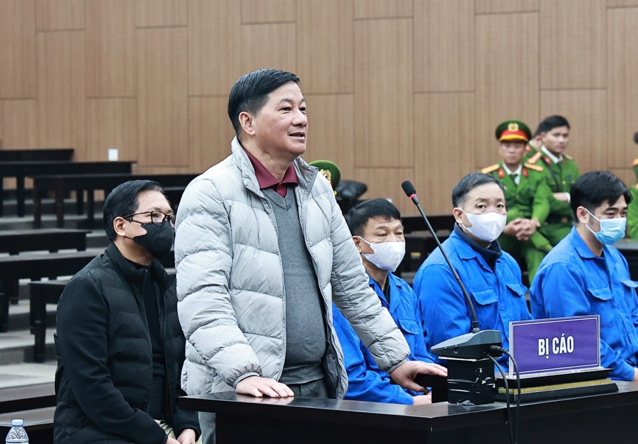 Cựu Bí thư Tỉnh ủy Lâm Đồng Trần Đức Quận tại phiên tòa sơ thẩm. Cựu Bí thư Tỉnh ủy Lâm Đồng Trần Đức Quận tại phiên tòa sơ thẩm.