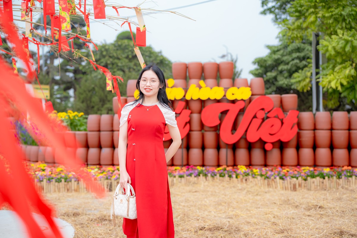 Con Đường Gốm Sứ mang tinh thần của mệnh Thổ bền bỉ, an vững và là nền tảng cho mọi sự sinh sôi. Con Đường Gốm Sứ mang tinh thần của mệnh Thổ bền bỉ, an vững và là nền tảng cho mọi sự sinh sôi.