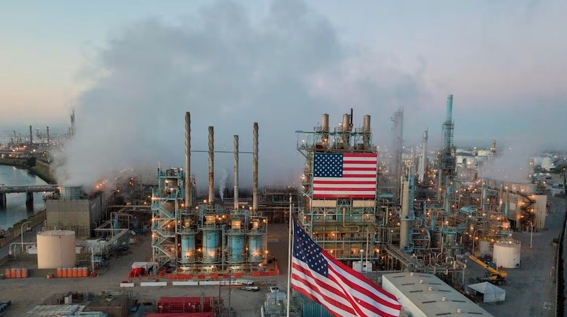 Tổng thống đắc cử Mỹ Donald Trump có kế hoạch thành lập Hội đồng Năng lượng Quốc gia do Thống đốc bang North Dakota Doug Burgum đứng đầu. Ảnh: AFP Tổng thống đắc cử Mỹ Donald Trump có kế hoạch thành lập Hội đồng Năng lượng Quốc gia do Thống đốc bang North Dakota Doug Burgum đứng đầu. Ảnh: AFP