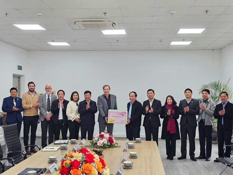 Lãnh đạo Thành phố Hải Phòng thăm, tặng quà, động viên Tổ hợp KCN DEEP C