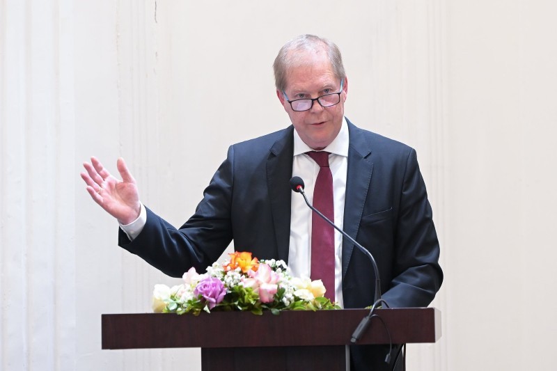 Ông Peter Grothues, Thành viên Hội đồng Thị trường, Hiệp hội Nông nghiệp Đức. Ông Peter Grothues, Thành viên Hội đồng Thị trường, Hiệp hội Nông nghiệp Đức.