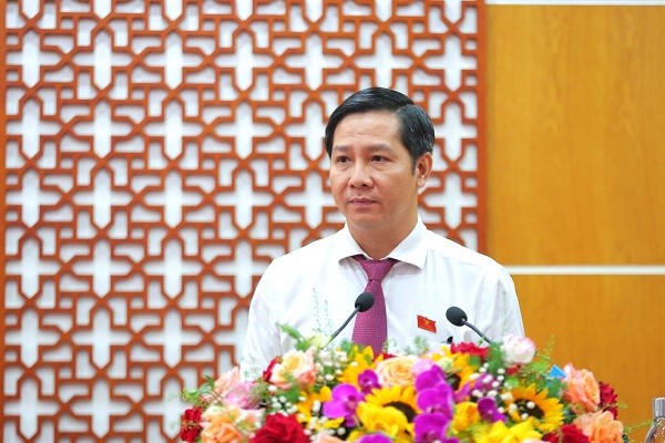 Ông Nguyễn Thành Tâm, Bí thư Tỉnh uỷ, Chủ tịch HĐND tỉnh Tây Ninh phát biểu bế mạc kỳ họp. Ông Nguyễn Thành Tâm, Bí thư Tỉnh uỷ, Chủ tịch HĐND tỉnh Tây Ninh phát biểu bế mạc kỳ họp.