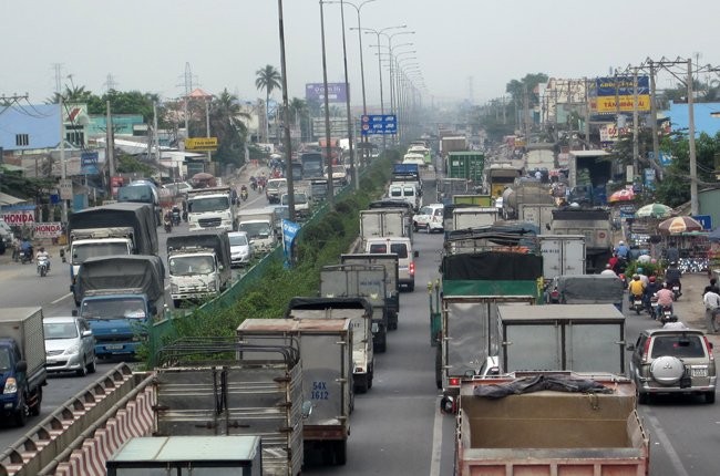 Quốc lộ 1 đoạn qua huyện Bình Chánh, TP.HCM.