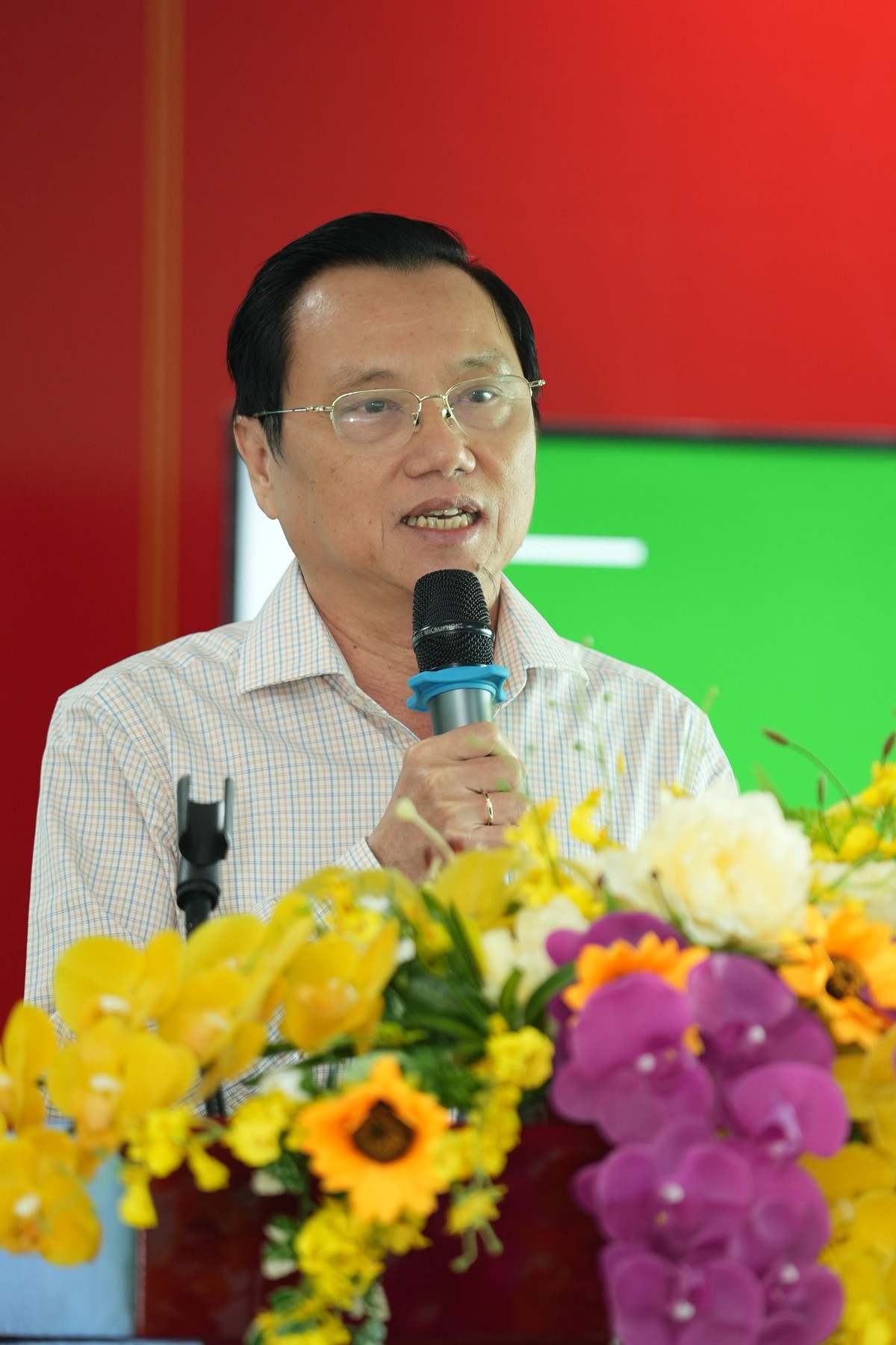 Ông Phạm Hữu Lộc - Hiệu trưởng Trường Cao đẳng Lý Tự Trọng Ông Phạm Hữu Lộc - Hiệu trưởng Trường Cao đẳng Lý Tự Trọng