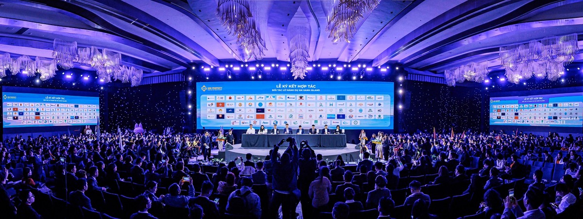 Các đại diện đại lý BĐS ký kết cùng gần 100 đơn vị lữ hành tại sự kiện Các đại diện đại lý BĐS ký kết cùng gần 100 đơn vị lữ hành tại sự kiện