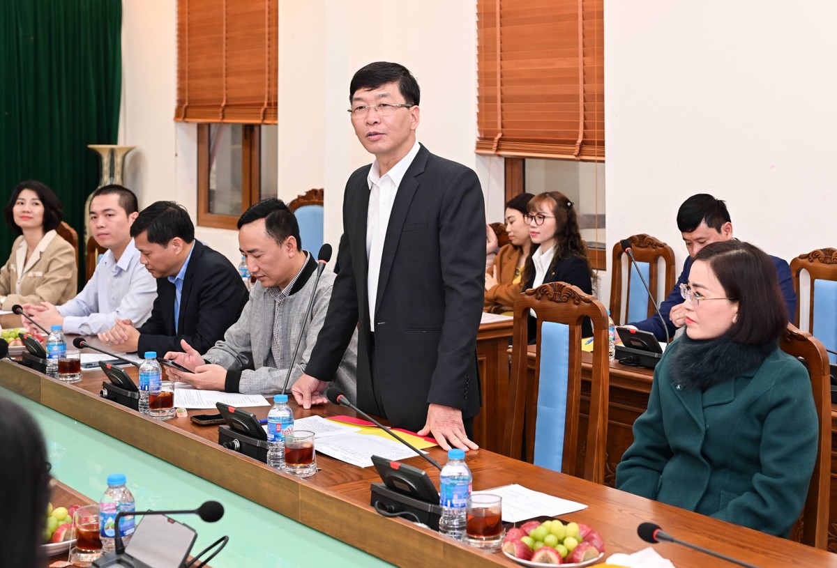 Ông Lê Quang Hiến, Phó Bí thư Thị ủy, Chủ tịch UBND thị xã Mỹ Hào phát biểu đáp từ