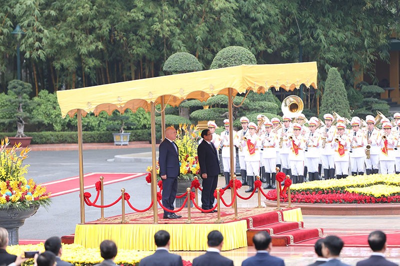 Lễ đón chính thức Thủ tướng New Zealand thăm Việt Nam. Lễ đón chính thức Thủ tướng New Zealand thăm Việt Nam.