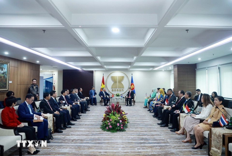 Tổng Bí thư Tô Lâm gặp Tổng Thư ký ASEAN ASEAN Kao Kim Hourn và Ủy ban đại diện thường trực bên cạnh ASEAN (CPR). Ảnh: TTXVN
