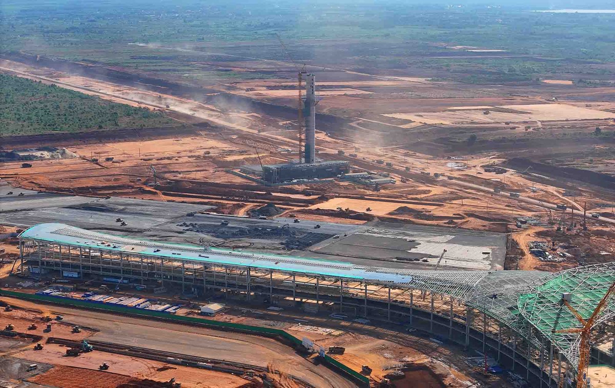 Các hạng mục, đang được các nhà thầu khẩn trương thi công. Các hạng mục, đang được các nhà thầu khẩn trương thi công.