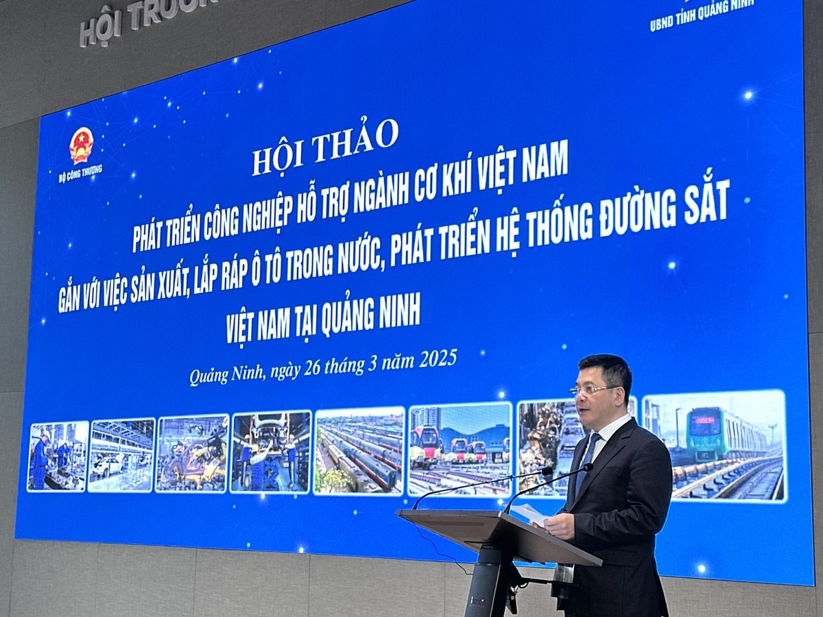 Bộ trưởng Bộ Công Thương Nguyễn Hồng Diên phát biểu tại hội thảo. Ảnh: Quỳnh Nga Bộ trưởng Bộ Công Thương Nguyễn Hồng Diên phát biểu tại hội thảo. Ảnh: Quỳnh Nga