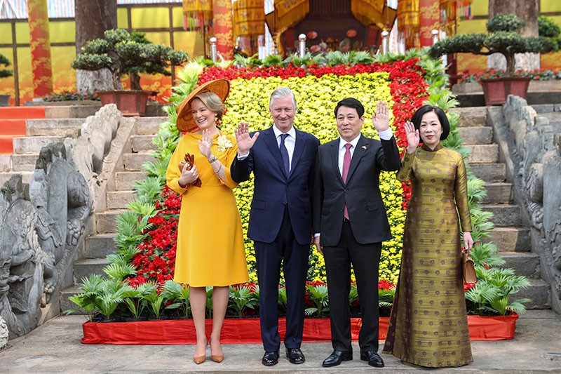 Chuyến thăm thể hiện tình cảm đặc biệt của Nhà Vua Philippe và Hoàng hậu Mathilde đối với Việt Nam. Chuyến thăm thể hiện tình cảm đặc biệt của Nhà Vua Philippe và Hoàng hậu Mathilde đối với Việt Nam.