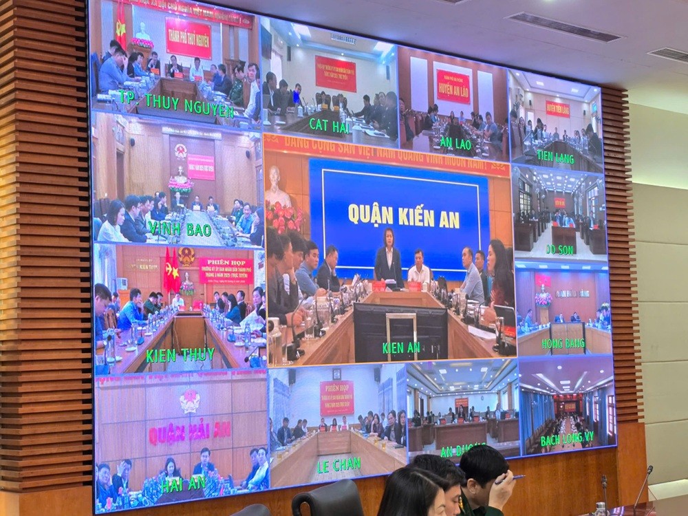 Các điểm cầu quận, huyện trên địa bàn Thành phố tham dự phiên họp thường kỳ tháng 3/2025. Ảnh: Thanh Sơn Các điểm cầu quận, huyện trên địa bàn Thành phố tham dự phiên họp thường kỳ tháng 3/2025. Ảnh: Thanh Sơn