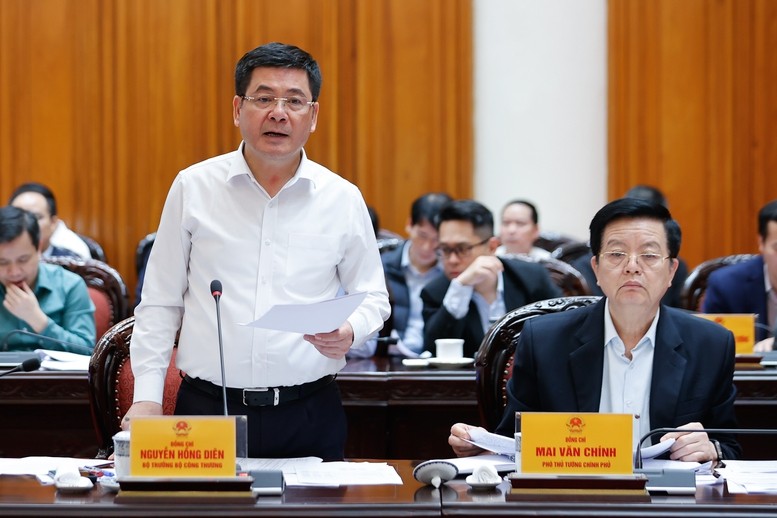 Bộ trưởng Bộ Công thương Nguyễn Hồng Diên phát biểu tại cuộc họp, chiều 5/4. Ảnh: VGP. Bộ trưởng Bộ Công thương Nguyễn Hồng Diên phát biểu tại cuộc họp, chiều 5/4. Ảnh: VGP.