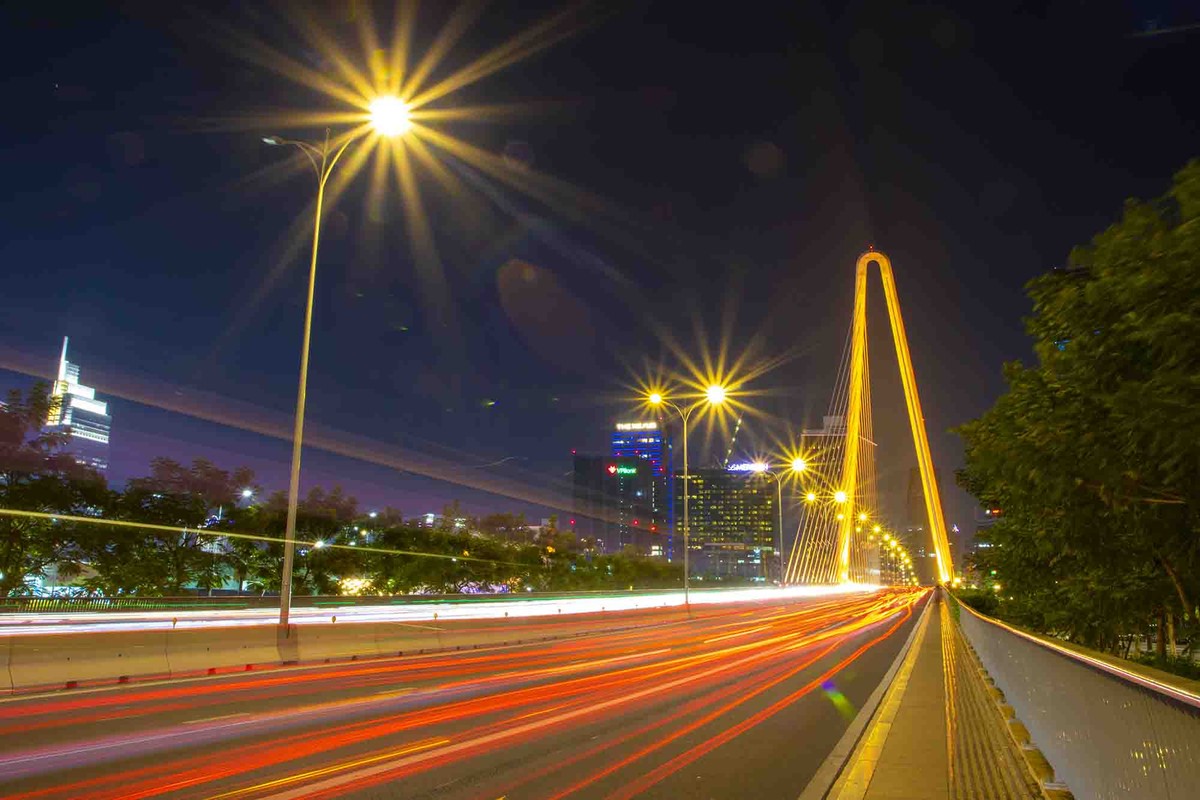 Cầu Ba Son nối trung tâm quận 1 và thành phố Thủ Đức.