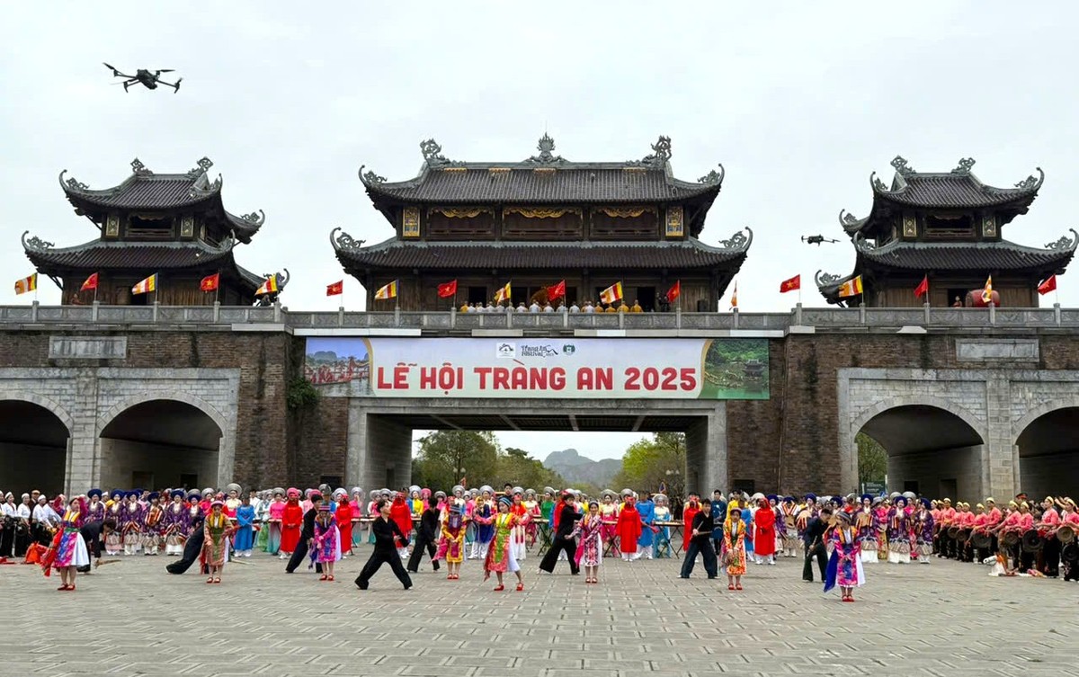 Hơn 700 nghệ sĩ, diễn viên biểu diễn trong Lễ hội Tràng An 2025.