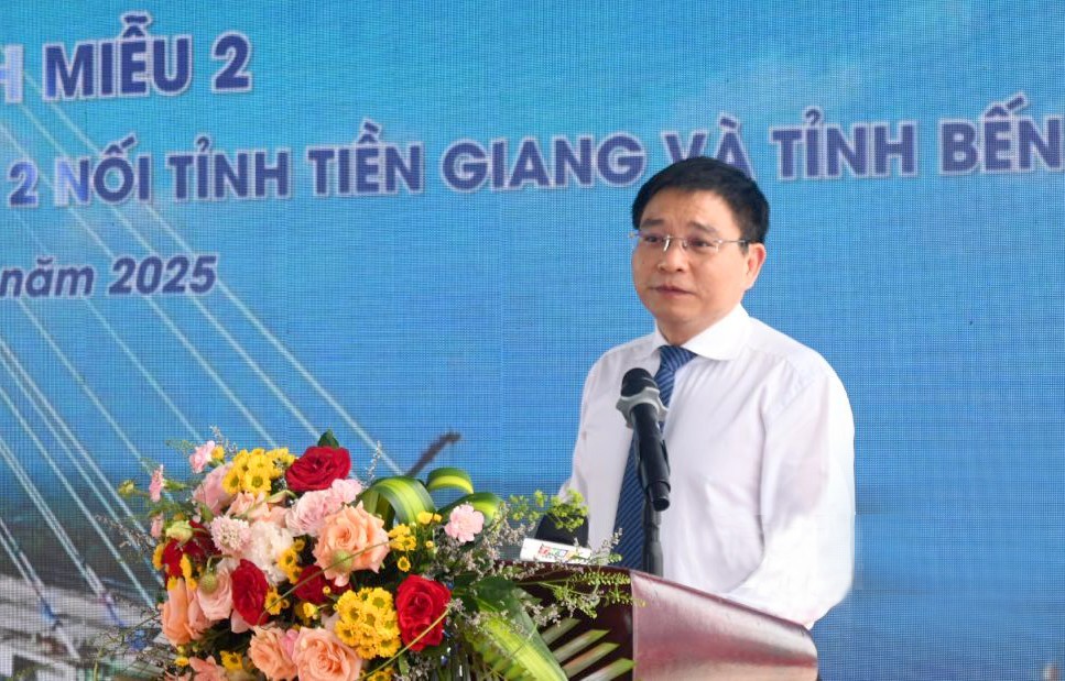 Bộ trưởng Bộ Tài chính Nguyễn Văn Thắng phát biểu tại buổi lễ hợp long dự án cầu Rạch Miễu 2. Ảnh: Thành Nhân Bộ trưởng Bộ Tài chính Nguyễn Văn Thắng phát biểu tại buổi lễ hợp long dự án cầu Rạch Miễu 2. Ảnh: Thành Nhân