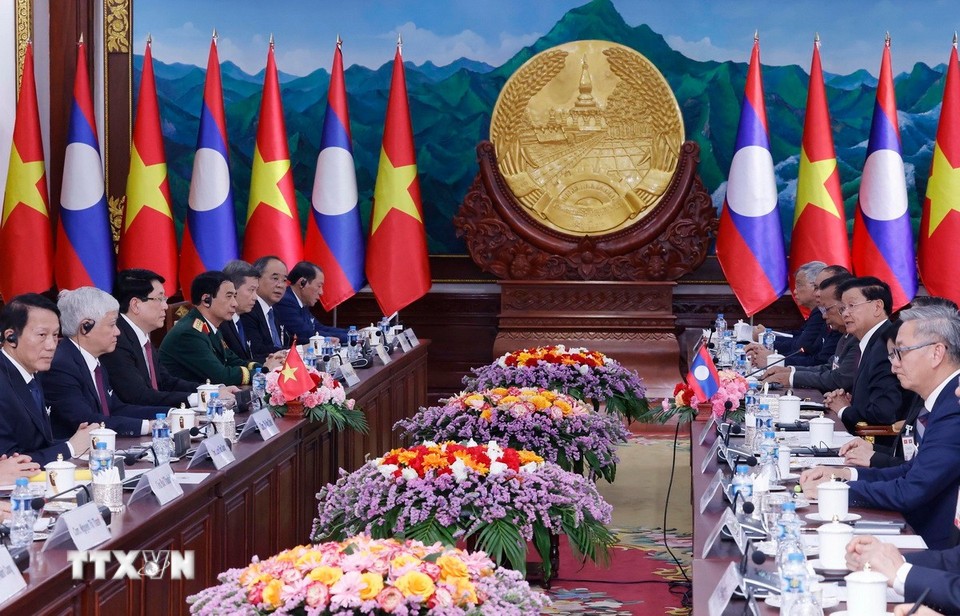 Chủ tịch nước Lương Cường hội đàm với Tổng Bí thư, Chủ tịch nước Lào Thongloun Sisoulith. Ảnh: TTXVN