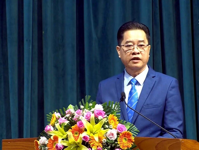 Ông Nguyễn Thành Hải, Giám đốc Sở Tài chính tỉnh Bình Định trình bày tờ trình về bố trí vốn ngân sách tỉnh tham gia Dự án Đầu tư xây dựng đường bộ cao tốc Quy Nhơn - Pleiku. Nguồn: BTV. Ông Nguyễn Thành Hải, Giám đốc Sở Tài chính tỉnh Bình Định trình bày tờ trình về bố trí vốn ngân sách tỉnh tham gia Dự án Đầu tư xây dựng đường bộ cao tốc Quy Nhơn - Pleiku. Nguồn: BTV.