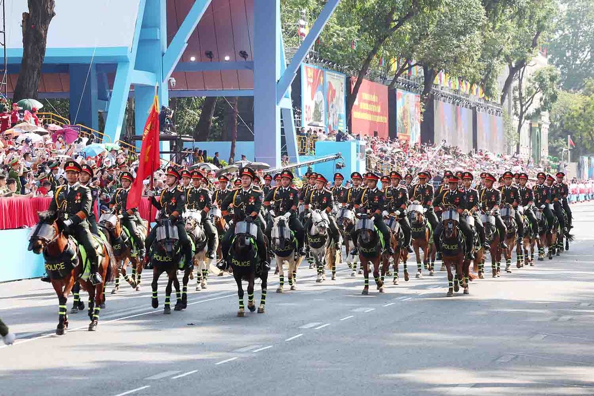 Khối cảnh sát cơ động kỵ binh.