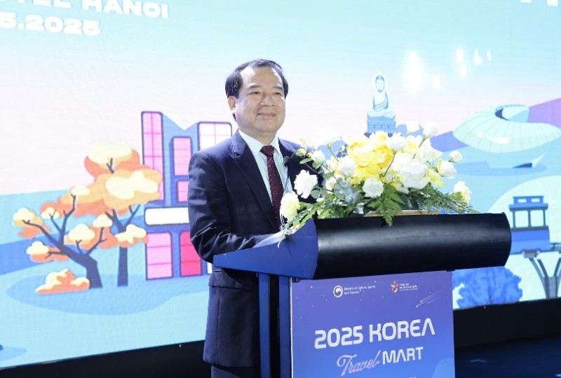 Phó Cục trưởng Cục Du lịch Quốc gia Việt Nam Hà Văn Siêu phát biểu tại chương trình. Phó Cục trưởng Cục Du lịch Quốc gia Việt Nam Hà Văn Siêu phát biểu tại chương trình.