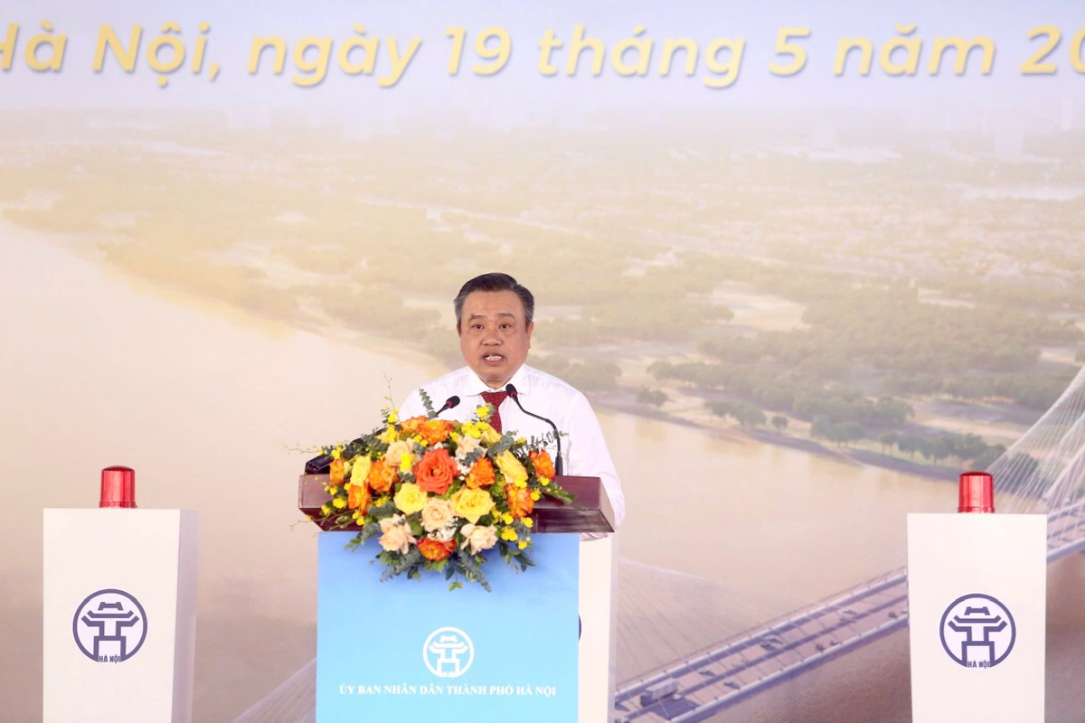 Chủ tịch UBND Thành phố Hà Nội Trần Sỹ Thanh phát biểu tại buổi lễ.