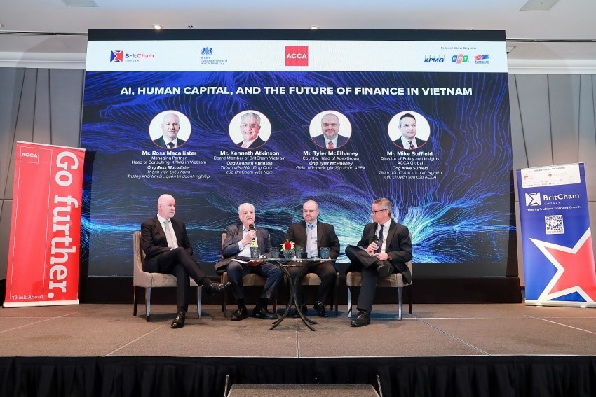 Các chuyên gia trao đổi về những thách thức và cơ hội trong quá trình xây dựng Trung tâm Tài chính Quốc tế (IFC) tại Việt Nam. Các chuyên gia trao đổi về những thách thức và cơ hội trong quá trình xây dựng Trung tâm Tài chính Quốc tế (IFC) tại Việt Nam.