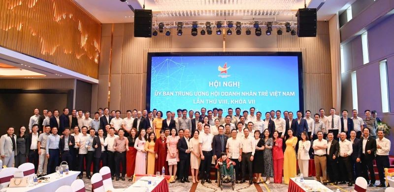 Các đại biểu tham dự Hội nghị Ủy ban Trung ương Hội Doanh nhân trẻ Việt Nam diễn ra tại Quảng Ninh. Các đại biểu tham dự Hội nghị Ủy ban Trung ương Hội Doanh nhân trẻ Việt Nam diễn ra tại Quảng Ninh.