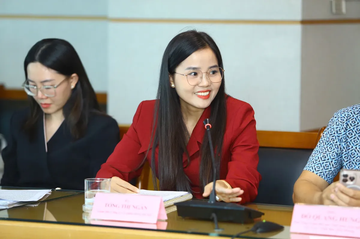 Bà Tống Thị Ngân, Giám đốc Công ty cổ phần HAQ Hà Nội mong muốn chính sách “để mắt tới” doanh nghiệp nhỏ. Bà Tống Thị Ngân, Giám đốc Công ty cổ phần HAQ Hà Nội mong muốn chính sách “để mắt tới” doanh nghiệp nhỏ.