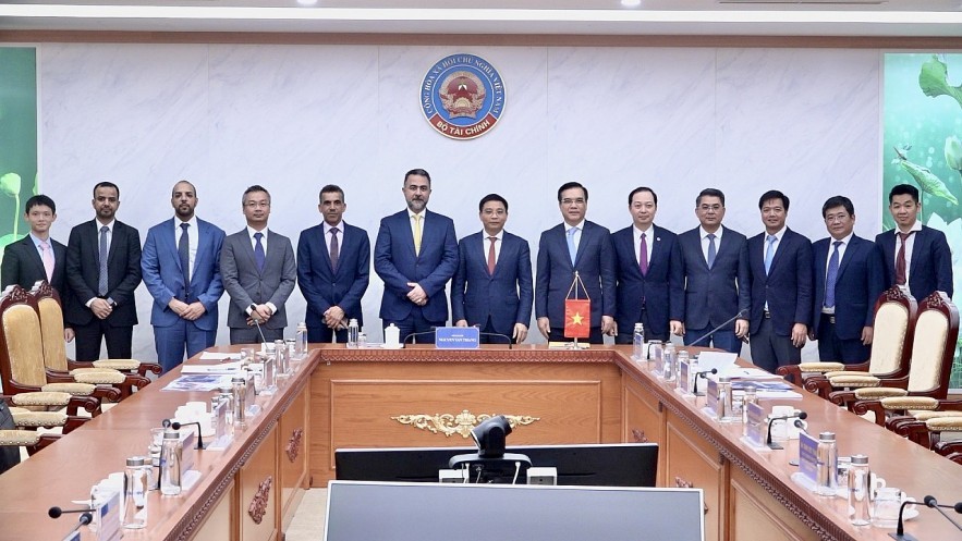 Buổi làm việc với Quỹ Đầu tư Quốc gia Oman mở ra kỳ vọng mở rộng hợp tác sang các lĩnh vực. Ảnh: Xuân Bách Buổi làm việc với Quỹ Đầu tư Quốc gia Oman mở ra kỳ vọng mở rộng hợp tác sang các lĩnh vực. Ảnh: Xuân Bách